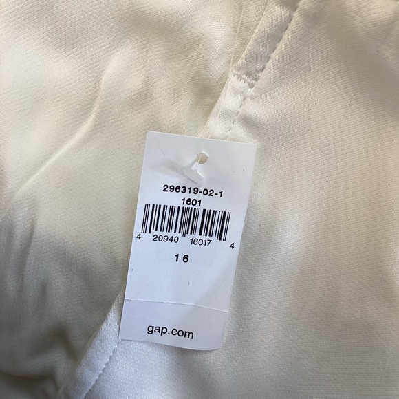 GAP Drapey High Rise Silky Dress Shorts, Snowflake Milk White Rayon Size 16 NWT - Picture 5 of 12